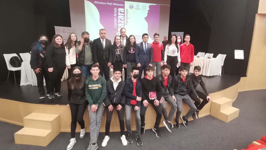 Liseler Arası Münazara Yarışmalarında Ulubey Anadolu Lisesi, Ordu Sosyal Bilimler Lisesi'ni Eleyerek İlk On Altıya Kalmayı Başardı.