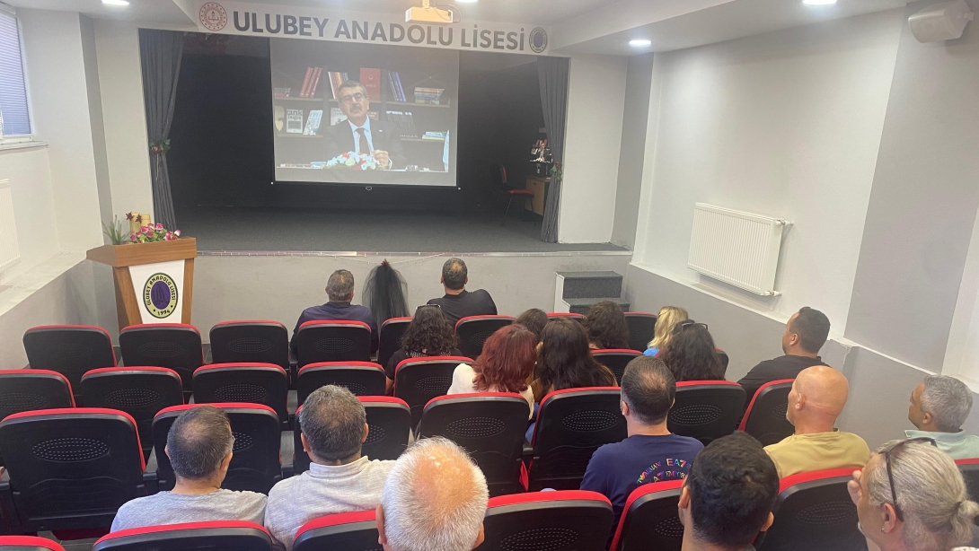 Ulubey İlçemizde Mesleki Çalışma Dönemi Sayın Bakanımız Yusuf TEKİN'in Konuşmalarıyla Başladı.